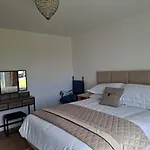 Ferry Apartment *